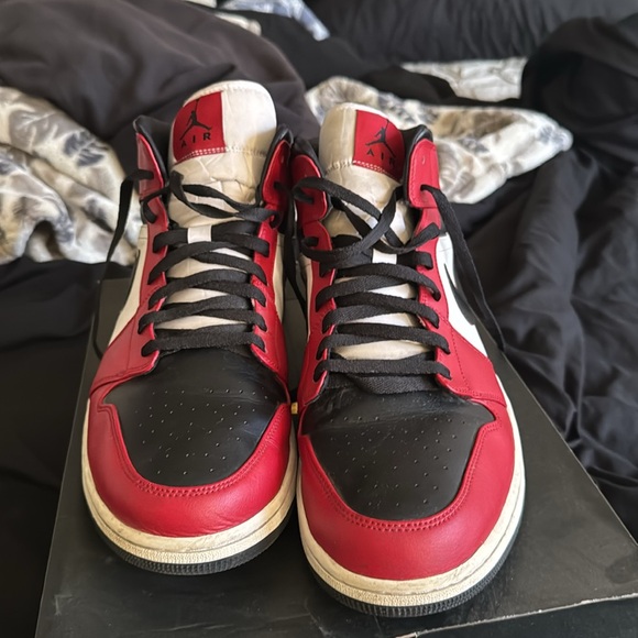 Jordan 1 Mid - Picture 4 of 5